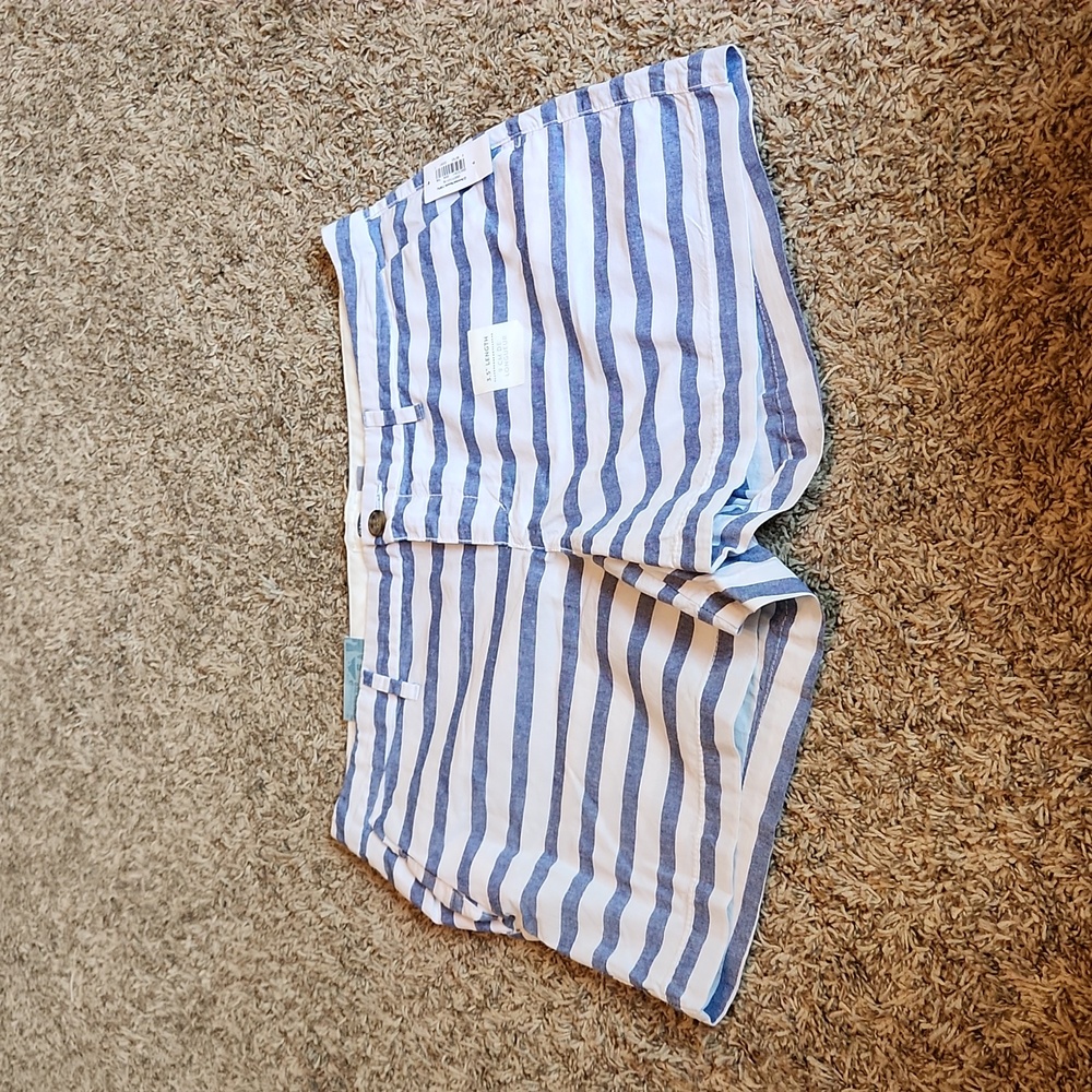 Old Navy 3.5 Length Striped Shorts